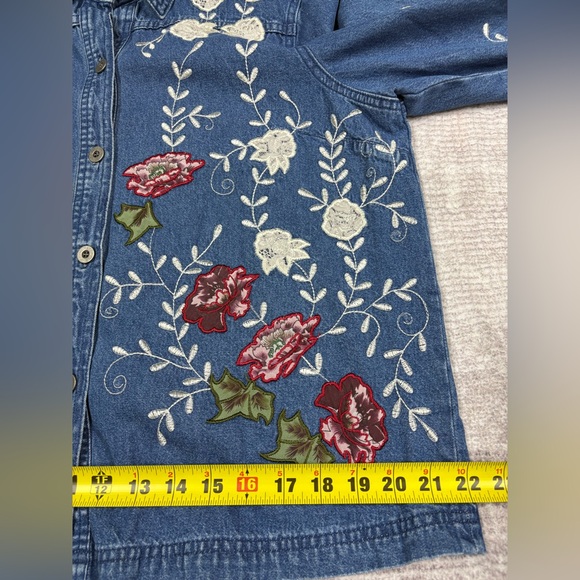 Denim & Co Embroidered Blue Jacket Floral Patch Women’s L Button Front Artsy - Picture 5 of 11